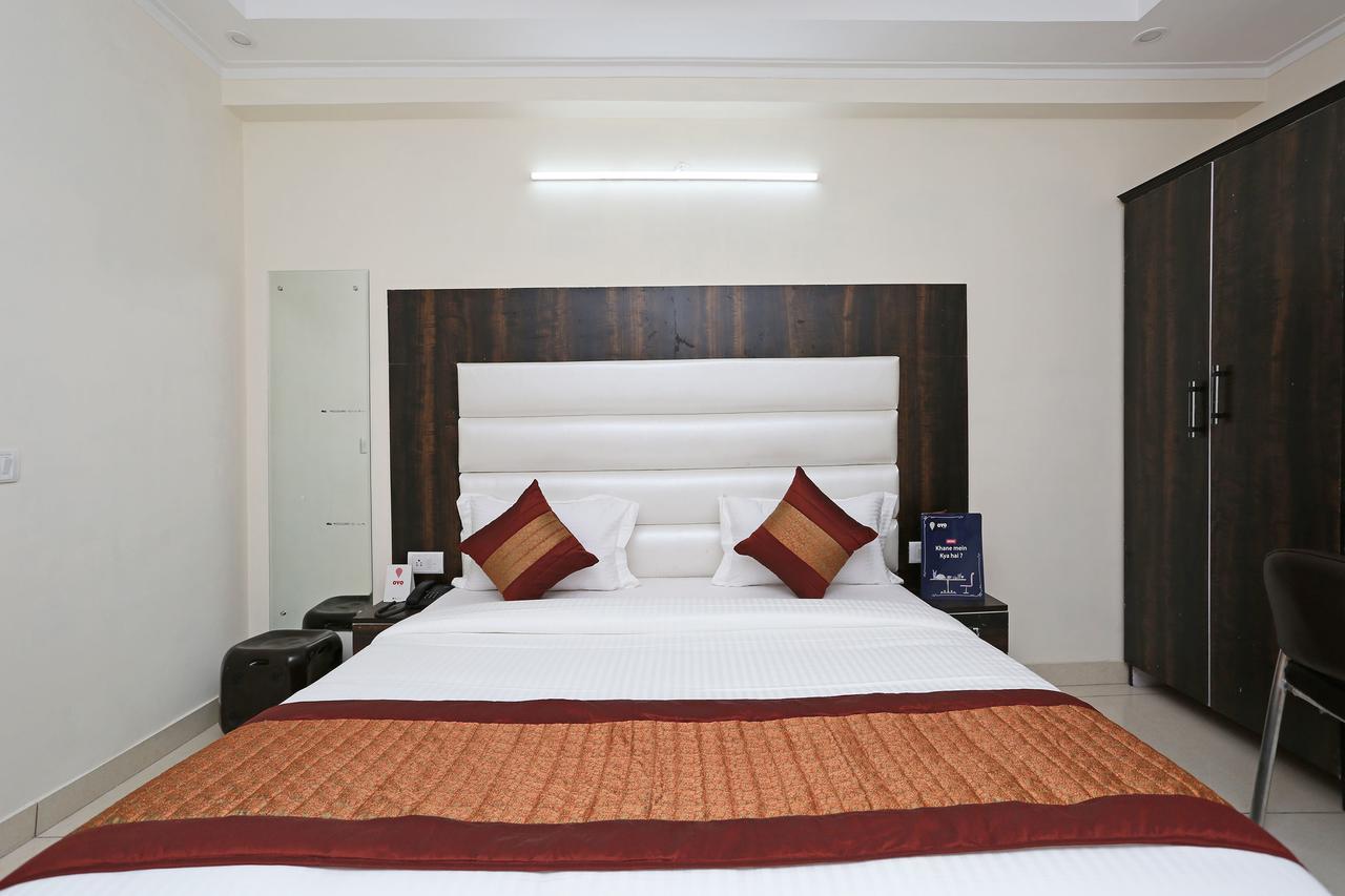 Oyo 9147 Hotel Aerostay Ню Делхи Екстериор снимка