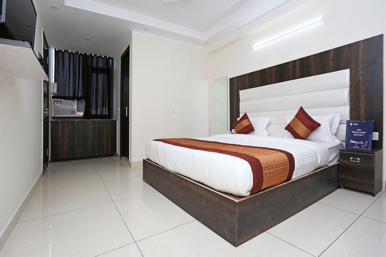 Oyo 9147 Hotel Aerostay Ню Делхи Екстериор снимка