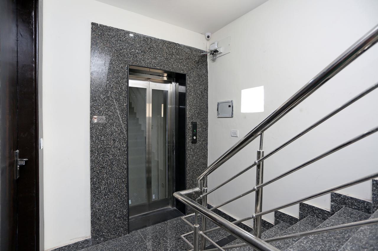 Oyo 9147 Hotel Aerostay Ню Делхи Екстериор снимка