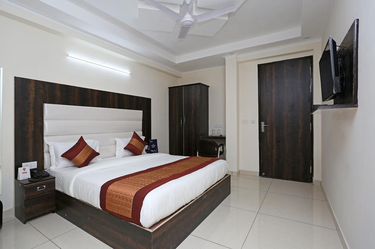 Oyo 9147 Hotel Aerostay Ню Делхи Екстериор снимка